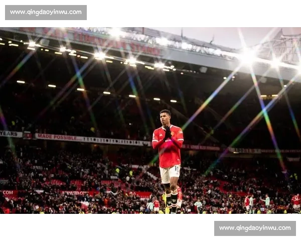 德比前夜插曲:拉什福德看曼联比赛,球迷刷屏红魔情怀 德比前夜插曲:拉什福德看曼联比赛,球迷刷屏红魔情怀